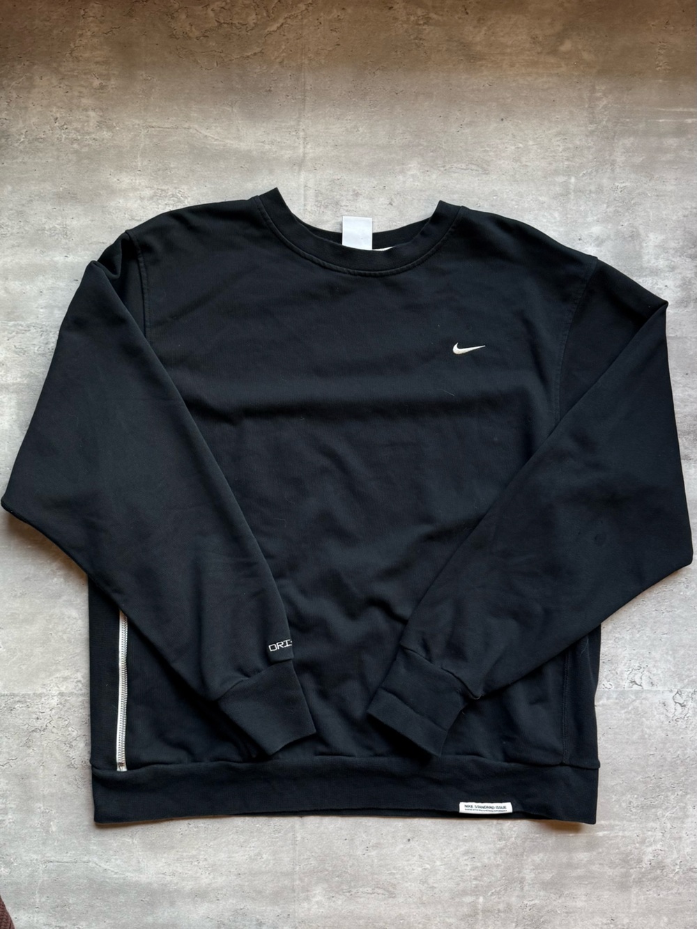 Nike Men’s Black Crewneck Sweatshirt with Small Swoosh
